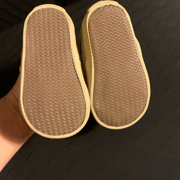 Shoes - Picture 2 of 3